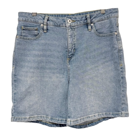 Style & Co. High Rise 7” Inseam Light Wash Denim Shorts - Picture 1 of 5